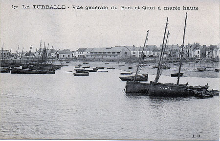 Vue générale du port et des quais à marée haute