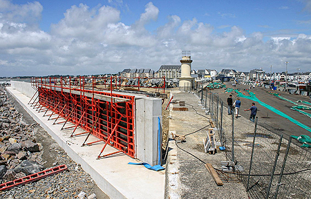 Construction du terre-plein de carénage