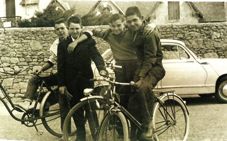 Jeunes Turballais en guinguette