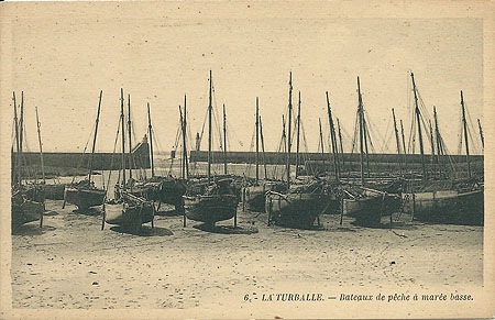 Bateaux de pêche à marée basse