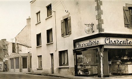 Allignement complet de la rue du port