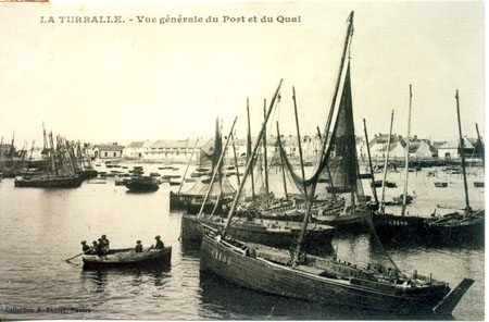 Vue générale du port et du quai