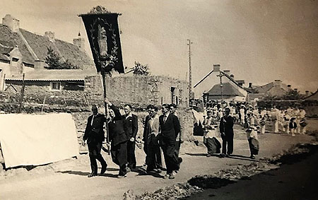 Procession de la paroisse de Trescalan
