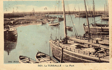 Fond de port et rochers