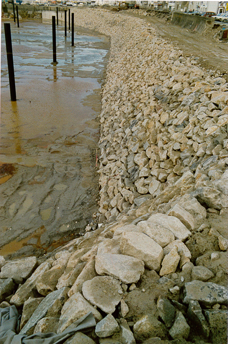 Travaux de creusement du port