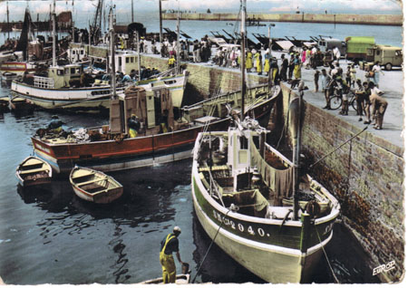 Bateaux au quai de déchargement