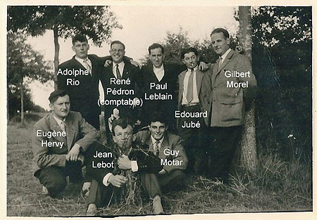 Equipe de Gilbert Morel, atelier de mécanique navale