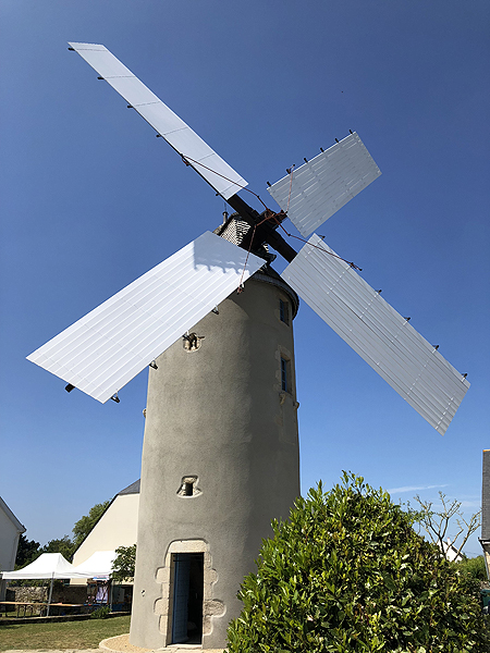 Le Moulin de Kerbroué ailes déployées