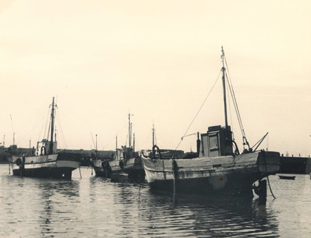 Bateaux au port à marée basse