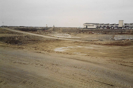 Travaux de creusement du port en 1989