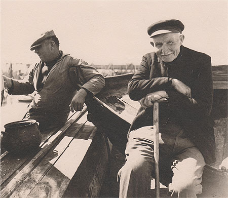 personnage sur le port