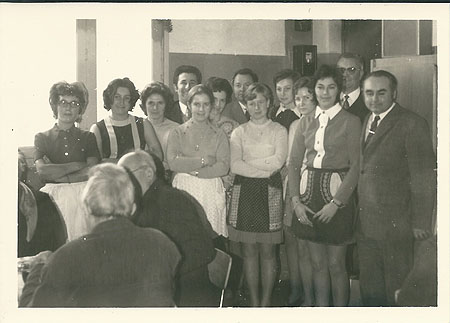 Au service du repas des anciens