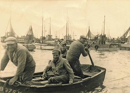 A la godille dans le port