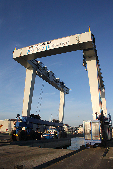 Montage du nouvel élévateur de 450 tonnes