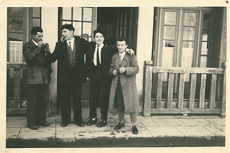 Equipe de Gilbert Morel, atelier de mécanique navale