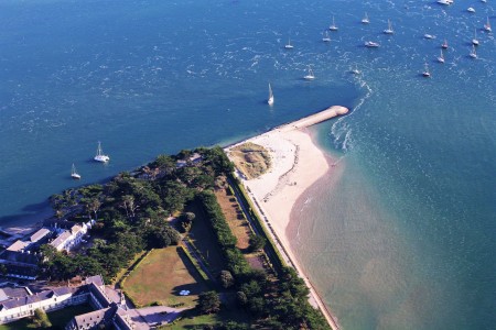 La plage de Pen-Bron et la jetée d'Aiguillon