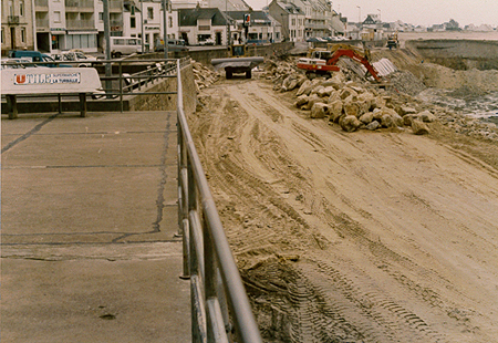 Travaux de creusement du port