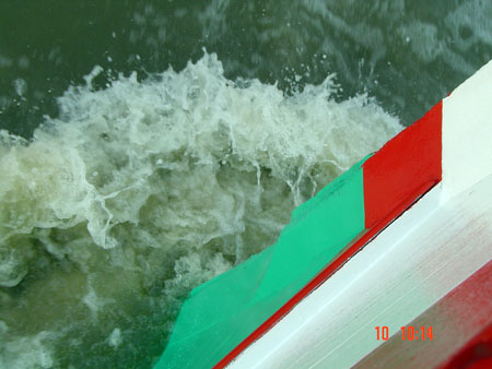 L'étrave du Au Gré des Vents