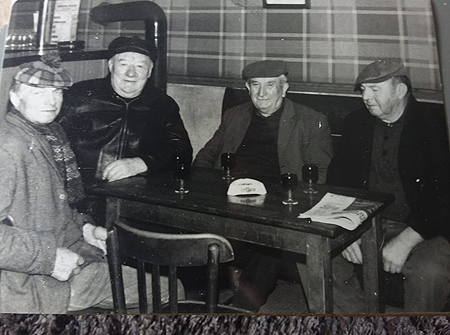 Au café des 4 Routes