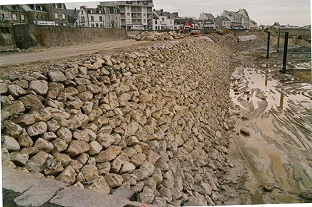 Travaux de creusement du port