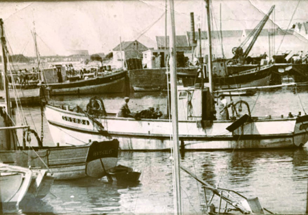 Dans le port des années 50/60