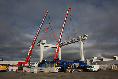 Montage du nouvel élévateur de 450 tonnes