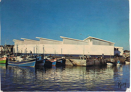 Quai large devant la nouvelle criée